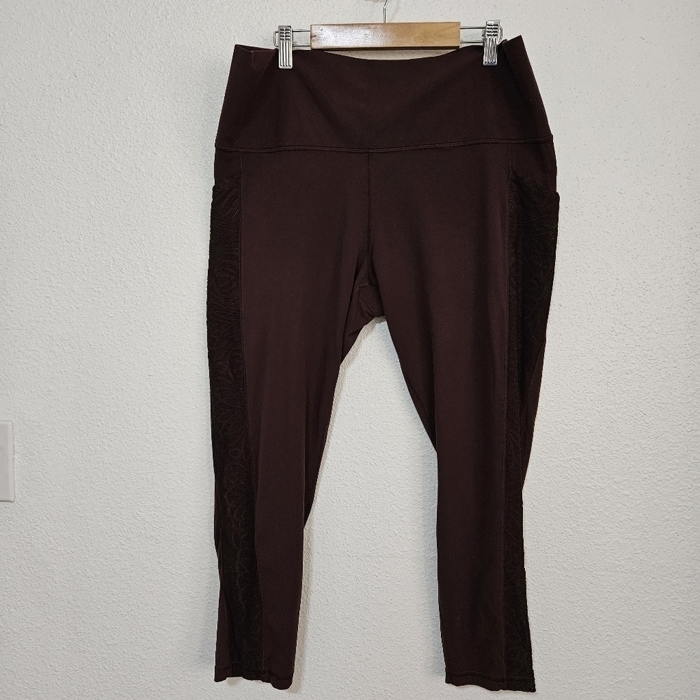 Athleta cropped side pocket lace details leggings size xl